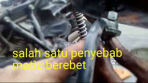Gejala keluar asap motor yang pertama adalah keluar asap pada bagian mesin motor. Penyebab Matic Brebet Asap Hitam Part 2 Youtube