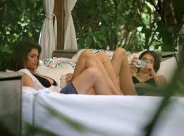 A scream in the streets (1973). Scary Skinny Kaia Gerber Mom Cindy Crawford Miami Pool Day