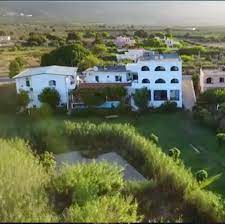 Zum einen liegt das daran, dass griechische namen oft relativ lang sind und es sich im alltäglichen sprachgebrauch anbietet, diese abzukürzen. Babis Popi Taverna Rooms Home Facebook