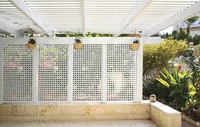 Sierra cedar garden vinyl lattice the 0.2 in. 4 X 8 Plastic Square Cut Lattice Panel At Menards