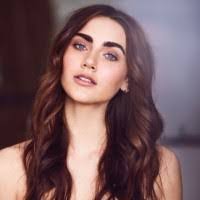 Anna Wolf's Instagram, Twitter & Facebook