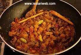 Gunakan daging kambing muda bagian has dalam dengan sedikit lemak untuk sate kambing goreng agar rasanya empuk dan juicy. Rezepte Aus Indonesien Kartoffeln Rinderleber In Scharfe Kokossauce Sambal Goreng Kentang Hati