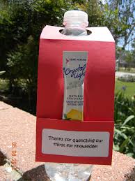 One woman claims this hydration bottle from hydro flask made her drink more water. Water Bottle Hanger With Crystal Light Packet Crystal Light Teacher Appreciation Week Teacher Gifts