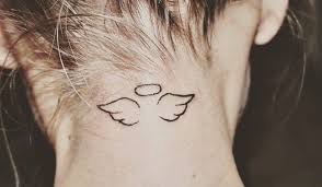 Tatouage ailes prenez votre envol tattoome le. 15 Tatouages Ailes D Anges Que Vous Allez Avoir Envie De Vous Faire Tatouer D Urgence So Busy Girls