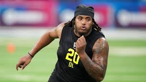 The Packers trade up to pick Chris McClellan in the third round of the 2026  NFL Draft. Here are highlights and stats of the Missouri defensive tackle.  See link below ⬇️ 📸