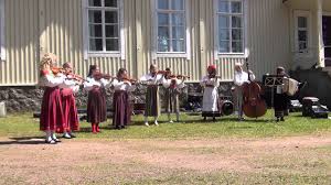 Inlägget innehåller reklam genom annonslänkar för nelly.com & åhlens.se. Folk Music Folk Dance Haapsalu Muusikakool Estland Eesti Youtube