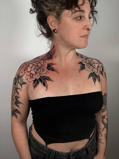 Floral shoulder cap tattoos by @paingardens at @jelly.losangeles in Los Angeles, California