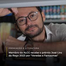 Novidades Temos a capa da biografia do Maciej Babinski elaborada com todo  carinho pela editora da uepb