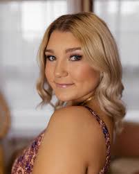 Hailey ✨ 2022 Val's Gal ⠀⠀⠀⠀⠀⠀⠀⠀⠀ MUA: @brookecero ⠀⠀⠀⠀⠀⠀⠀⠀⠀ ⠀⠀⠀⠀⠀⠀⠀⠀⠀  #texasphotographer #saltair #seniorstyleguide #posepatch #seniormuse  #seniorsznmagazine #alternativesenior #modernteenstyle #seniorstyleguide ...