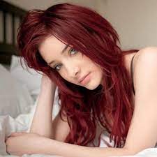 Osez La Teinture Acajou Inspiration En 40 Photos Archzine Fr Cheveux Framboise Couleur Cheveux Cheveux Rouges Fonces