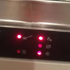 Was Bedeutet Es Wenn Dieses Zeichen Bei Einer Junker Geschirrspulmaschine Leuchtet Und Piept Die Spulmaschine Lauft Auch Nicht Mehr Leuchten