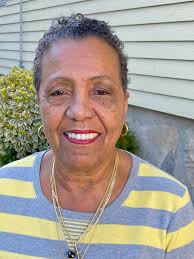 Carol Pimentel's Instagram, Twitter & Facebook