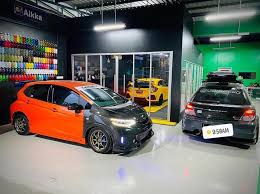 Untuk cat kereta dengan selamat dan mahir, anda memerlukan ruang tertutup yang mempunyai ventilasi yang sangat baik, jumlah minimum ambil perhatian dengan serius apabila mengumpul bekalan anda. Bengkel Cat Kereta Pahang Kuantan Mr Carbon Specialist