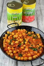 Tocanita Spaniola Cu Naut Chorizo Si Spanac Caietul Cu Retete Food Food Receipes Recipes