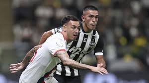 Atlético-MG sofre empate do Bahia com 'lei do ex' e deixa vitória escapar no Brasileirão