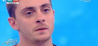 Ho frequentato il liceo rudolf steiner di milano e nel 2006 mi sono trasferito a trento dove ho. Alessandro Casillo Di Amici 2019 Adesso Fa L Idraulico Biografia Eta Moda Donna Spettacolo Gossip E Bellezza Leichic It