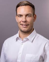 Eric Tom's Instagram, Twitter & Facebook