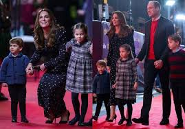 Na chwilę obecną wg mnie nie jest już tak przystojny (może to wina. Kate Middleton I Ksiaze William Z Dziecmi Na Swiatecznym Przedstawieniu Jak One Wyrosly Eska Pl