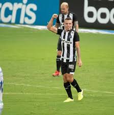 Jogo do bicho é uma plataforma de divulgação de resultados do bicho e loteria federal sempre atualizada com o último resultado divulgado dos números sorteados. Ceara Bate Fortaleza De Virada Pelo Brasileirao E Derruba Tabu No Classico 01 08 2021 Uol Esporte