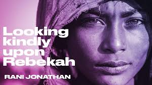 Yohanis 21:12 Ais Yesus pange sang dong bilang, “Mari ko makan doo!” Dong  su tau bilang, Dia tu, dong pung Bos. Andia ko dong sonde barani tanya  bilang, “Bu ni, sapa?” |