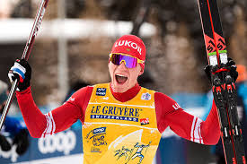 Российский лыжник стал чемпионом мира в скиатлоне, обыграв толпу норвежцев. Pervaya Grand Pobeda Rossii V 2021 M Bolshunov Vzyal Tur De Ski S Rekordnym Otryvom 3 5 Minuty Na Podiume Spel Gimn V Maske Razdelka Blogi Sports Ru