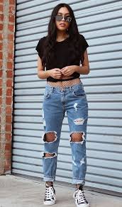 Today, we're breaking down how to wear boyfriend jeans, specifically for the grown up crowd. Best Style Boyfriends Jeans Boyfriend Jeans Casual Outfits Clothes
