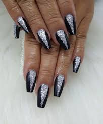 Prom Black And Gold Acrylic Nails Black And Silver Nails Acrylic Nails Coffin Nail Prom Nails Silver Silver Acrylic Nails Black Silver Nails