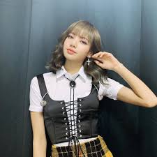 Collection by lulamulala • last updated 2 days ago. Cute Banget 9 Inspirasi Model Rambut Berponi Ala Lisa Blackpink