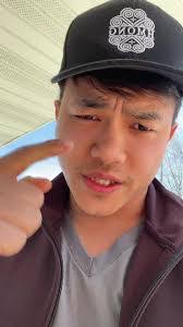 Ger Moua's Instagram, Twitter & Facebook