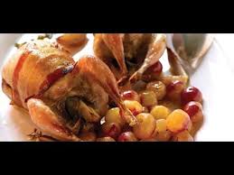 Recette Les Cailles Farcies Au Raisin De Jean Michel Les Carnets De Julie Youtube Caille Farcie Cailles Roties Volaille