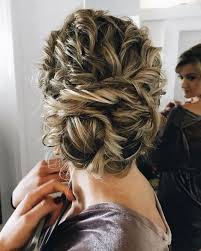 After a while, it will work with gravy and begin to sag. 45 Charming Bride S Wedding Hairstyles For Naturally Curly Hair Weddingomania