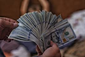 Salary estimates are based on 2,431 salaries submitted anonymously to glassdoor by dental hygienist employees. Dental Hygienists Salary How Lucrative Is Dental Hygiene