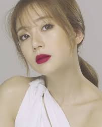 She signed with antenna music in 2014 and debuted with her first album one strange night in 2016. Baek Jin Hee Wikipedia