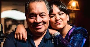 Tito Nieves En El Bronx En Un Concierto Con Su Apadrinada Daniela Darcourt