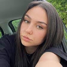 Laura Siwy's Instagram, Twitter & Facebook