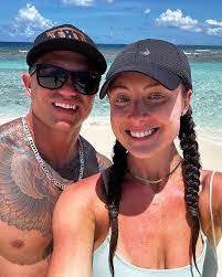 Lauren Weston's Instagram, Twitter & Facebook