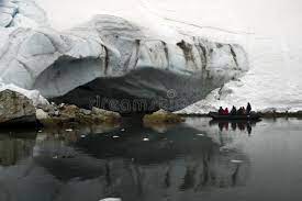 Larsen Harbour Tourists In Rubber Boat On Harbor Near Glacier Summer Scene Sou Spon Harbor Boat S Tourist British Overseas Territories Summer Scenes