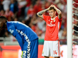 Victor lindelof was pictured arriving at manchester united's aon training complex on wednesday morning as jose mourinho closed in on his first signing of the summer.swedish website aftonbladet. Manchester United Why Jose Mourinho No Longer Needs Major January Transfer Target