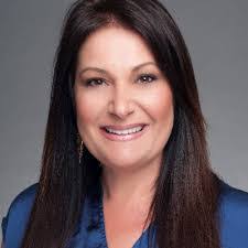 Maureen Gomez's Instagram, Twitter & Facebook