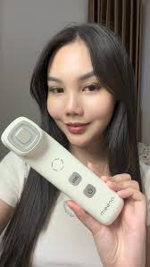 ✨ Say goodbye to puffiness and hello to a lifted, radiant glow! ✨ Meet  VENDERMA ERI-Pro, your ultimate 3-in-1 at-home facial spa 💆‍♀️, combining  Galvanic ion, EMS microcurrent, and Electroporation for: ✓