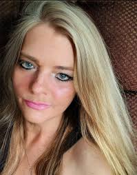 This tree refuses to die..