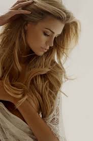 La couleur miel parfaite pour mes cheveux ! Le Blond Miel Fait Son Grand Retour Cet Ete La Preuve En 10 Photos Trend Zone