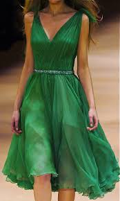 Alexander Mcqueen This Is Such A Beautiful Feminine Dress And A Gorgeous Colour Fashion Pretty Dresses Beautiful Dresses
