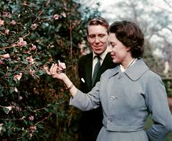 Princess margaret was made by cecil beaton in the gold drawing room of buckingham palace. Princess Margaret And Lord Snowdon S 18 Stylish Years Of Marriage In Photos Vanity Fair