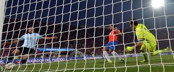 Gonzalo higuain and ever banega missed from the spot in a shootout at estadio nacional julio martinez pradanos following a drab goalless. Argentina 0 0 Chile 1 4 On Pens Bbc Sport