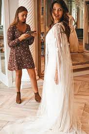 Влюбленные потратились на пышное торжество, а регина за все время праздника сменила четыре наряда. V Seti Poyavilis Novye Foto I Video So Svadby Reginy Todorenko I Vlada Topalova V Italii Spletnik