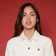 The singer and actress found her song right below swift's new deluxe evermore tracks on the itunes chart and understandably got emotional about it on friday (jan. Drivers License Lyrics Olivia Rodrigo Genius Lyrics