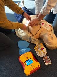 3 uur opfrissen reanimatie volwassenen, baby en kind incl aed. Reanimatie En Aed Bediener Bls