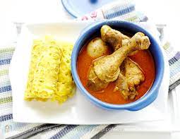 Kari Ayam Dengan Roti Jala Indonesian Style Chicken Curry Serve With Net Pancake Asian Recipes Creative Food Food Photography