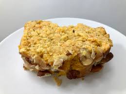 Una torta molto semplice da preparare, fatta principalmente con farina integrale, yogurt e miele. Plumcake Con Carote Miele Yogurt Greco Mandorle E Nocciole La Giuggiola Gluten Free